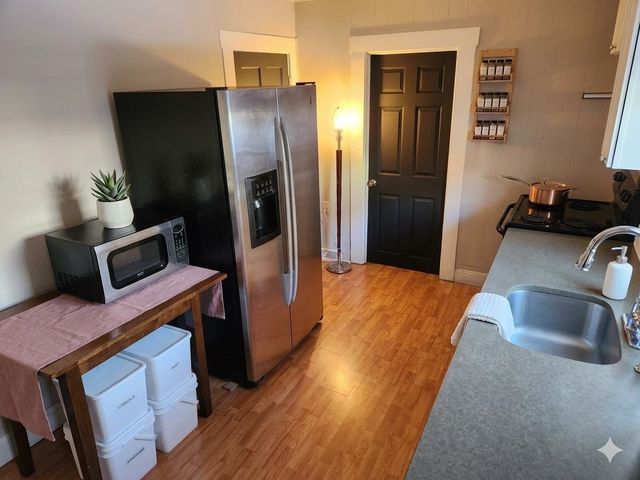 86 School Street, Manchester, NH 03102
