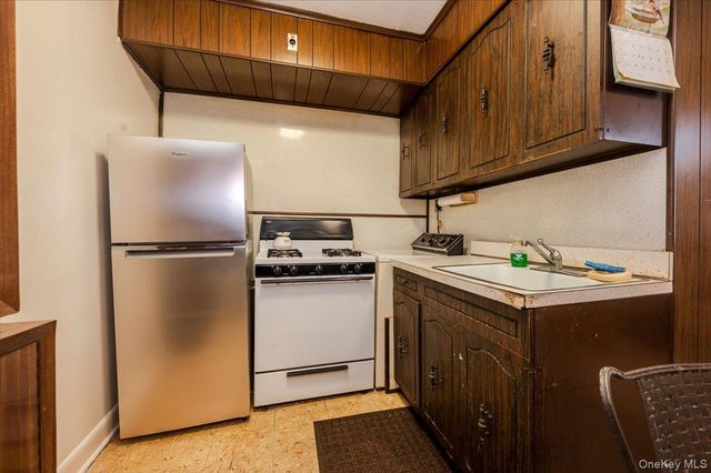 276 Brinsmade Avenue, Bronx, NY 10465