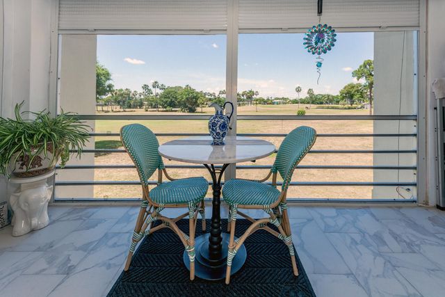 3951 Via Poinciana 214, Lake Worth, FL 33467