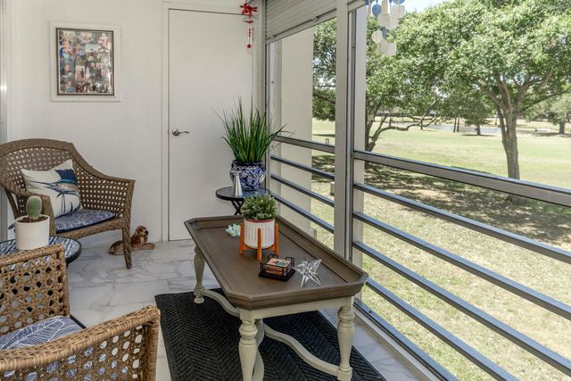 3951 Via Poinciana 214, Lake Worth, FL 33467