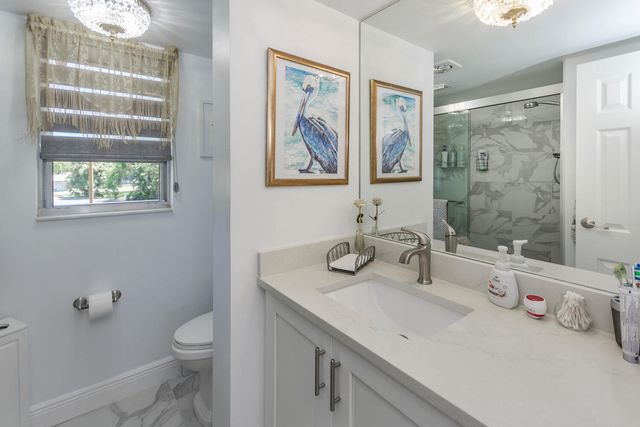 3951 Via Poinciana 214, Lake Worth, FL 33467