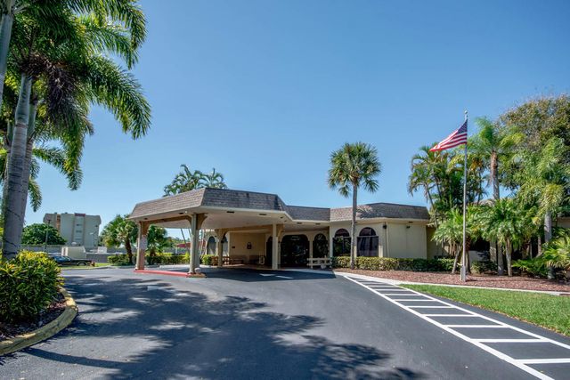 3951 Via Poinciana 214, Lake Worth, FL 33467