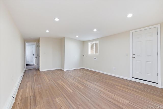 633 7th Street, West Babylon, NY 11704