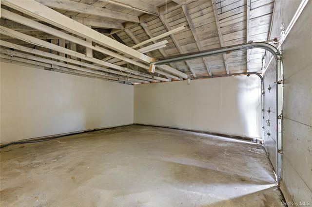 633 7th Street, West Babylon, NY 11704