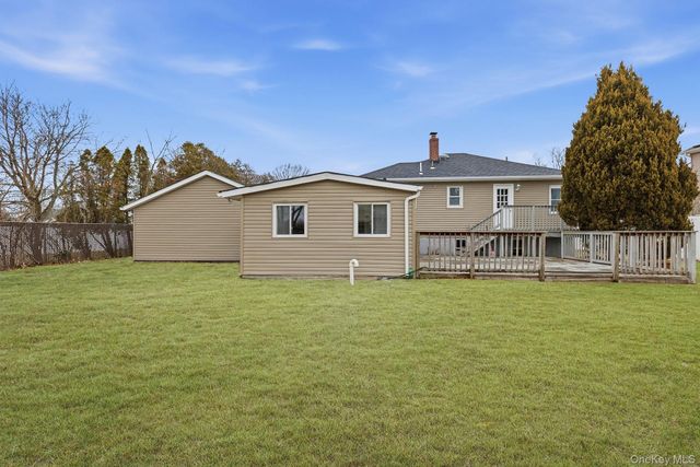 633 7th Street, West Babylon, NY 11704