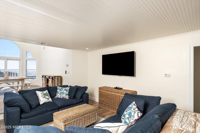 673 Bayview Drive, Toms River, NJ 08753