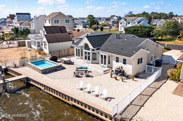 673 Bayview Drive, Toms River, NJ 08753