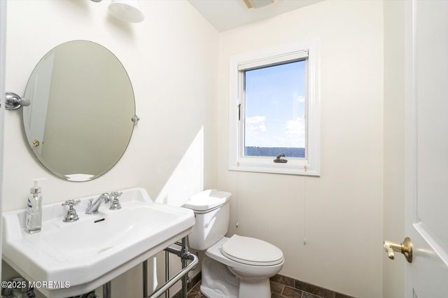 673 Bayview Drive, Toms River, NJ 08753