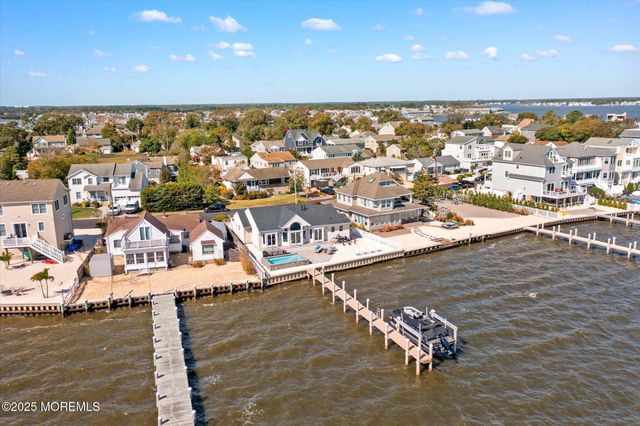 673 Bayview Drive, Toms River, NJ 08753