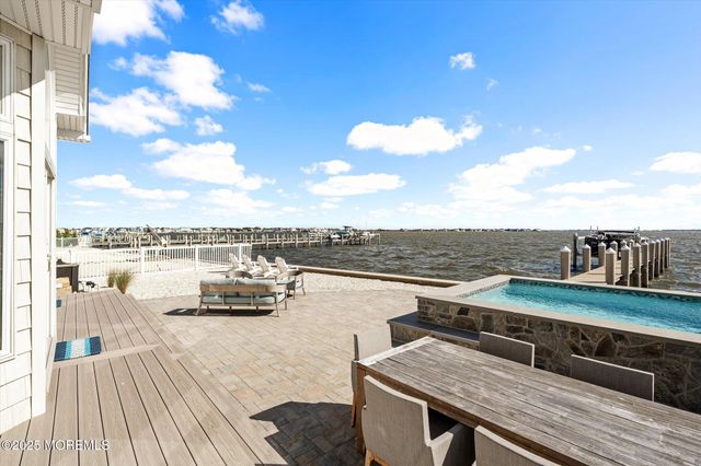 673 Bayview Drive, Toms River, NJ 08753