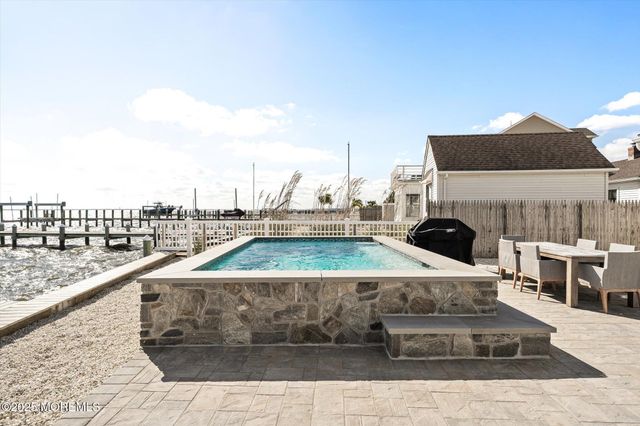 673 Bayview Drive, Toms River, NJ 08753