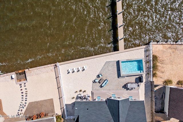 673 Bayview Drive, Toms River, NJ 08753