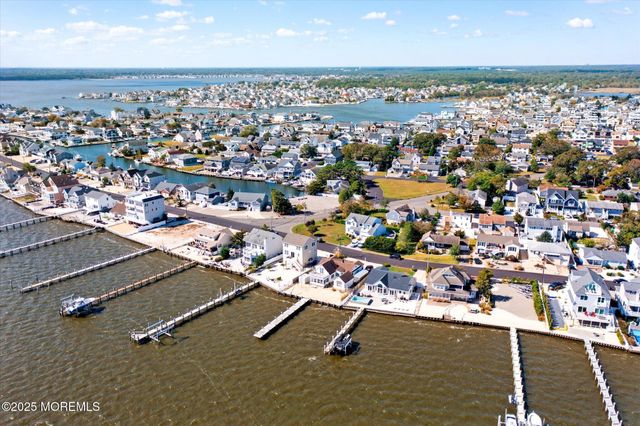 673 Bayview Drive, Toms River, NJ 08753