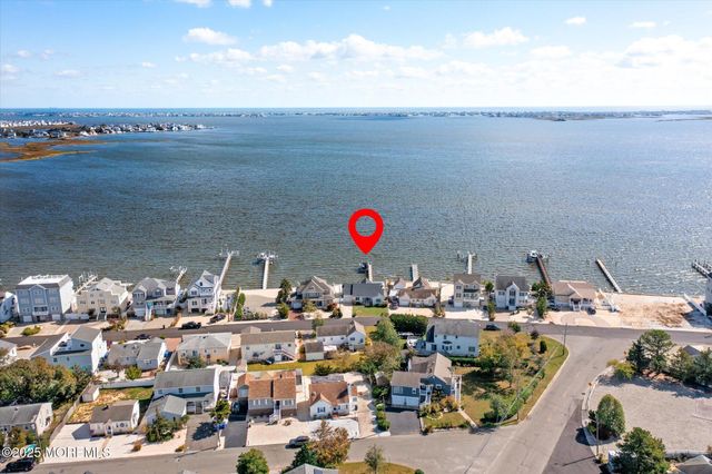 673 Bayview Drive, Toms River, NJ 08753