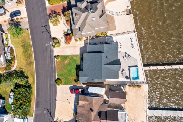 673 Bayview Drive, Toms River, NJ 08753