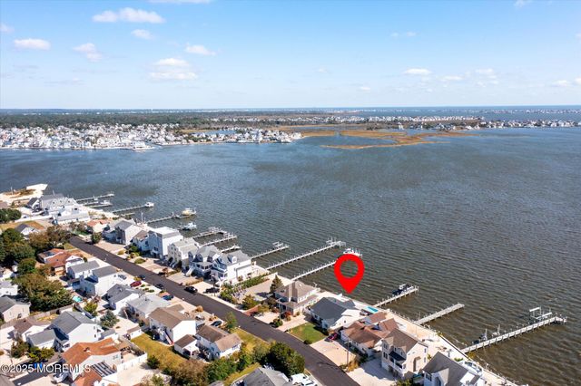 673 Bayview Drive, Toms River, NJ 08753