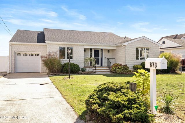 673 Bayview Drive, Toms River, NJ 08753