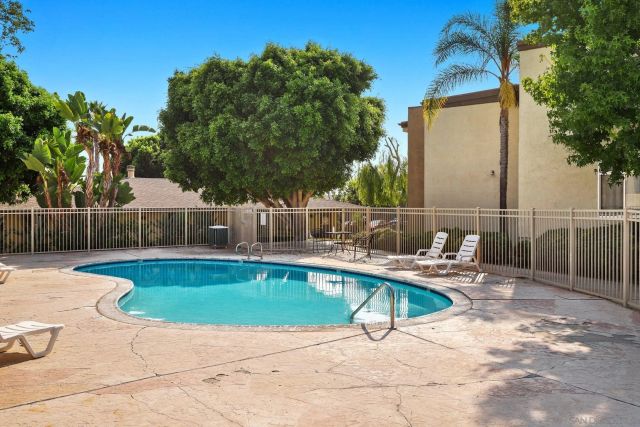 432 Edgehill Ln. 145, Oceanside, CA 92054