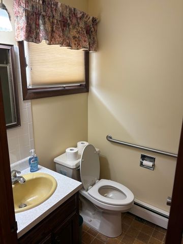 401 10th Street, Dewitt, IA 52742