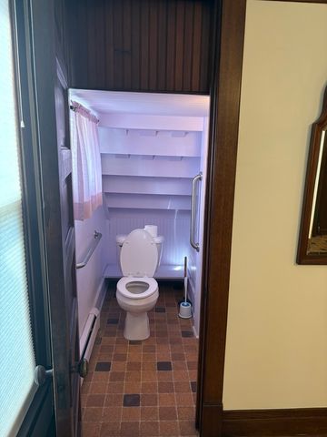 401 10th Street, Dewitt, IA 52742