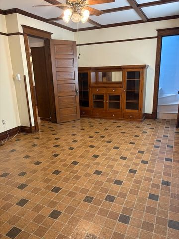 401 10th Street, Dewitt, IA 52742