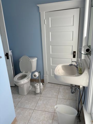 401 10th Street, Dewitt, IA 52742