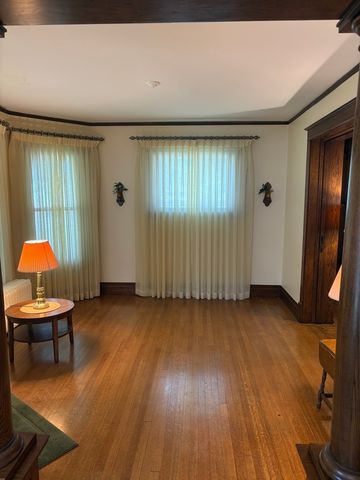 401 10th Street, Dewitt, IA 52742