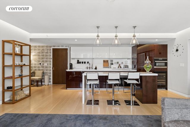 135 W 52nd St Apt 30B, New York City, NY 10019