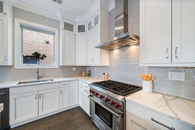 2649 N Racine Avenue 3N, Chicago, IL 60614