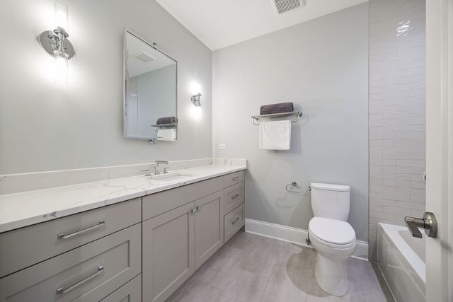 2649 N Racine Avenue 3N, Chicago, IL 60614