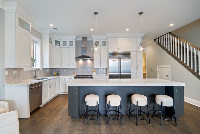 2649 N Racine Avenue 3N, Chicago, IL 60614