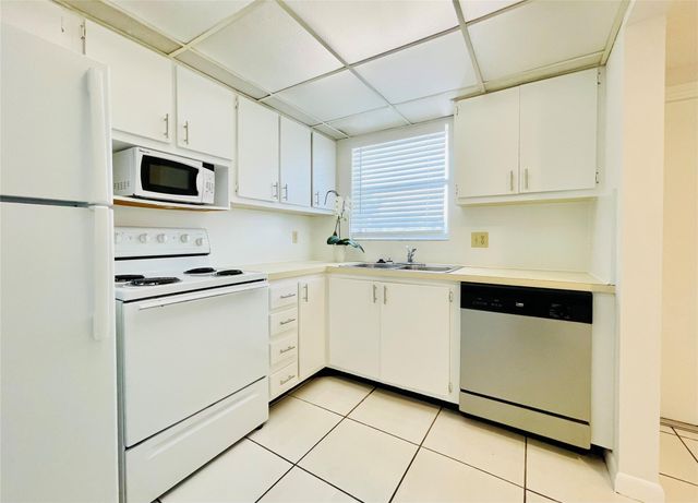 6600 Royal Palm Blvd 203, Margate, FL 33063