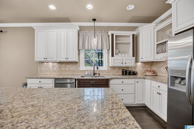 245 ROME BEAUTY CIRCLE, Oxford, AL 36203