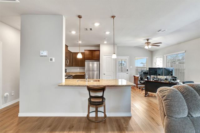 909 Davy Street, Brenham, TX 77833