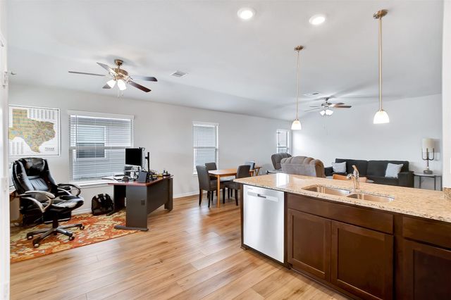 909 Davy Street, Brenham, TX 77833