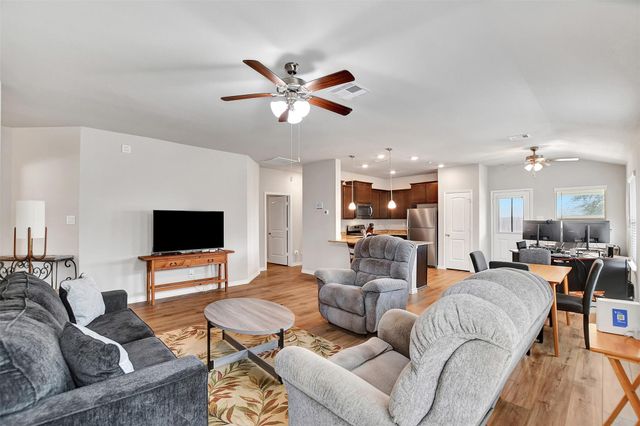 909 Davy Street, Brenham, TX 77833