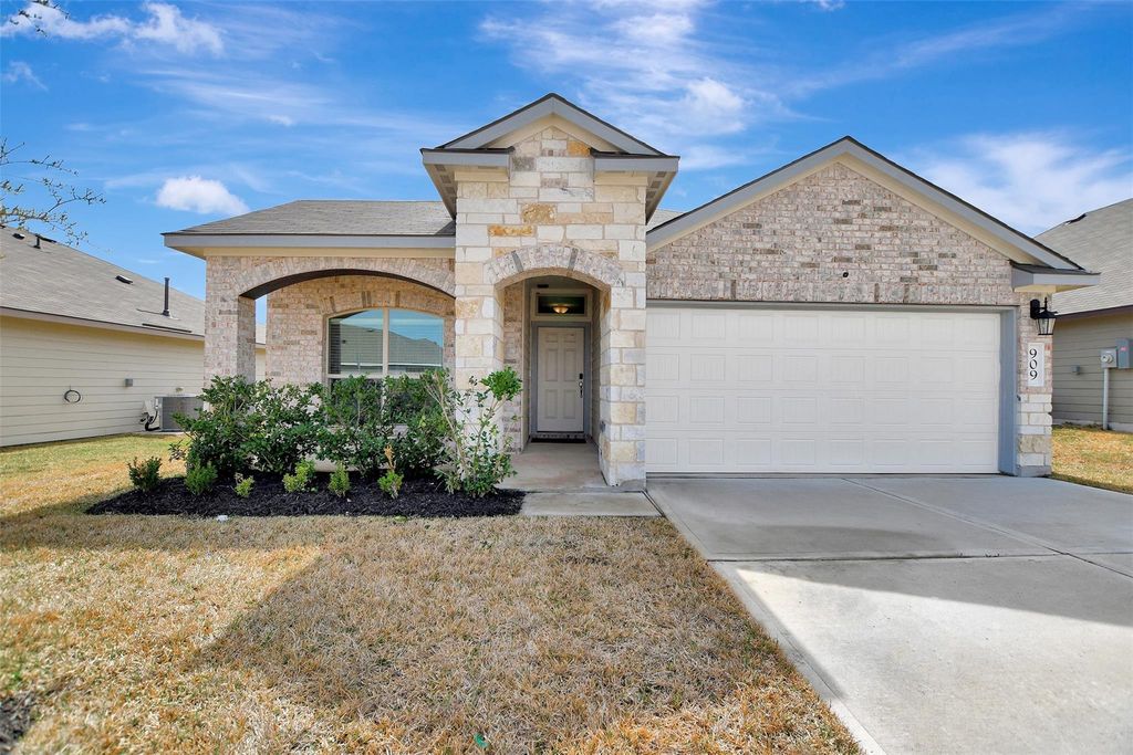 909 Davy Street, Brenham, TX 77833