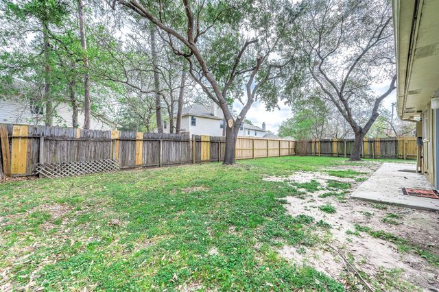 11910 Pondwood Drive, Cypress, TX 77429