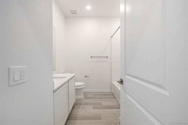6153 N Ceylon Street 202, Aurora, CO 80019