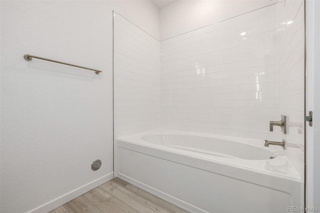 6153 N Ceylon Street 202, Aurora, CO 80019