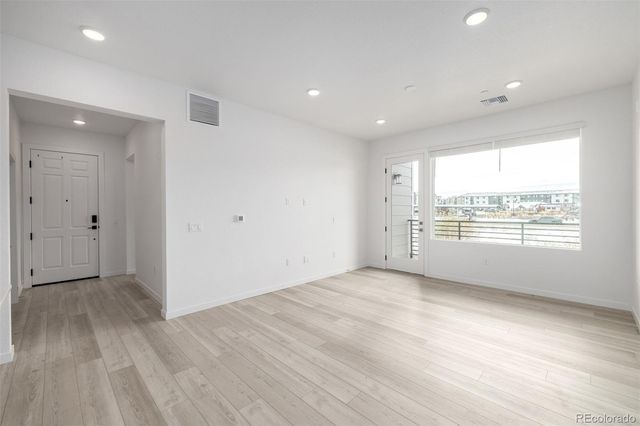 6153 N Ceylon Street 202, Aurora, CO 80019