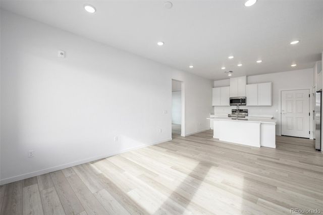 6153 N Ceylon Street 202, Aurora, CO 80019