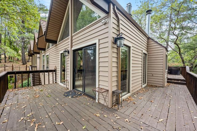 1942 Blue Bell Ct, Cool, CA 95614