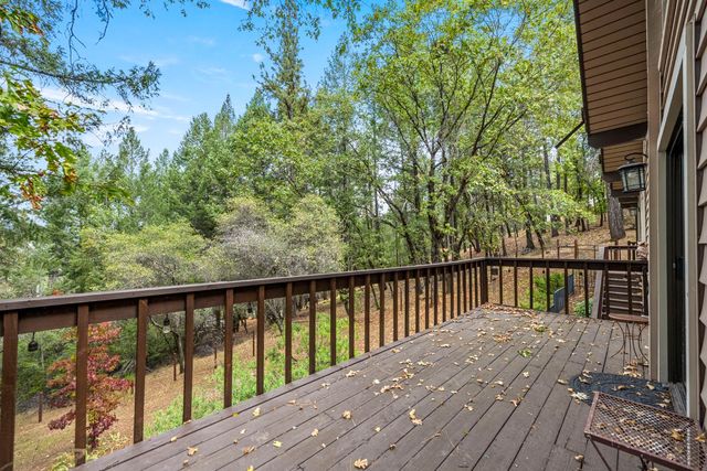 1942 Blue Bell Ct, Cool, CA 95614