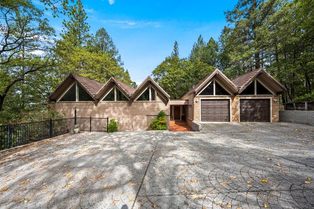 1942 Blue Bell Ct, Cool, CA 95614