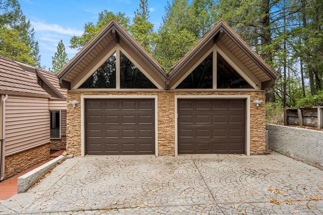 1942 Blue Bell Ct, Cool, CA 95614