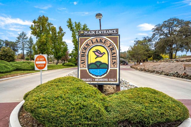 1942 Blue Bell Ct, Cool, CA 95614