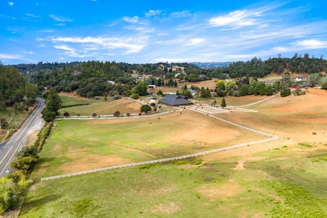 1942 Blue Bell Ct, Cool, CA 95614