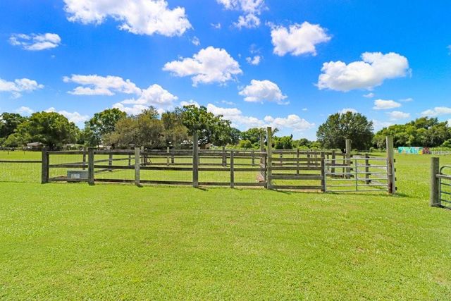 13221 TOM GALLAGHER ROAD, Dover, FL 33527