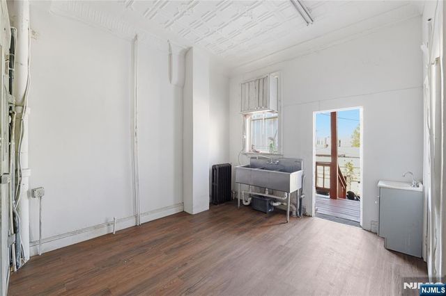 153 Sterling Avenue 1st floor, Jersey City, NJ 07305